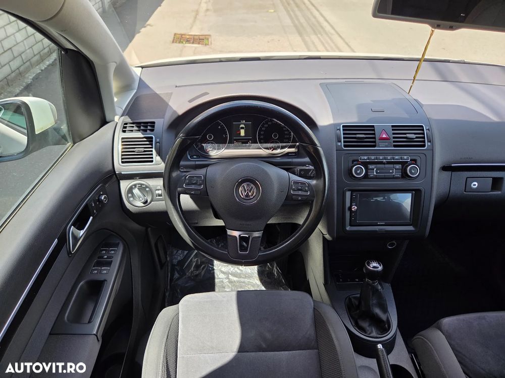 Volkswagen Touran 2.0 TDI DPF BlueMotion Technology Comfortline - 7