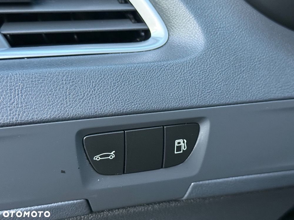 Peugeot 508 1.6 T Allure - 23
