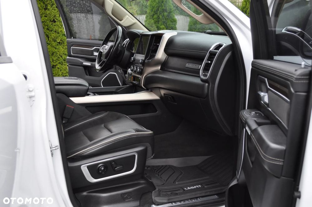 RAM 1500 5.7 Crew Cab Laramie - 16