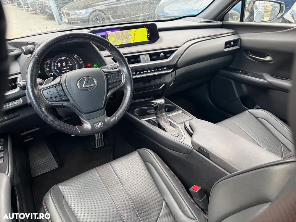 Lexus UX 250h (E-FOUR) F SPORT - 8