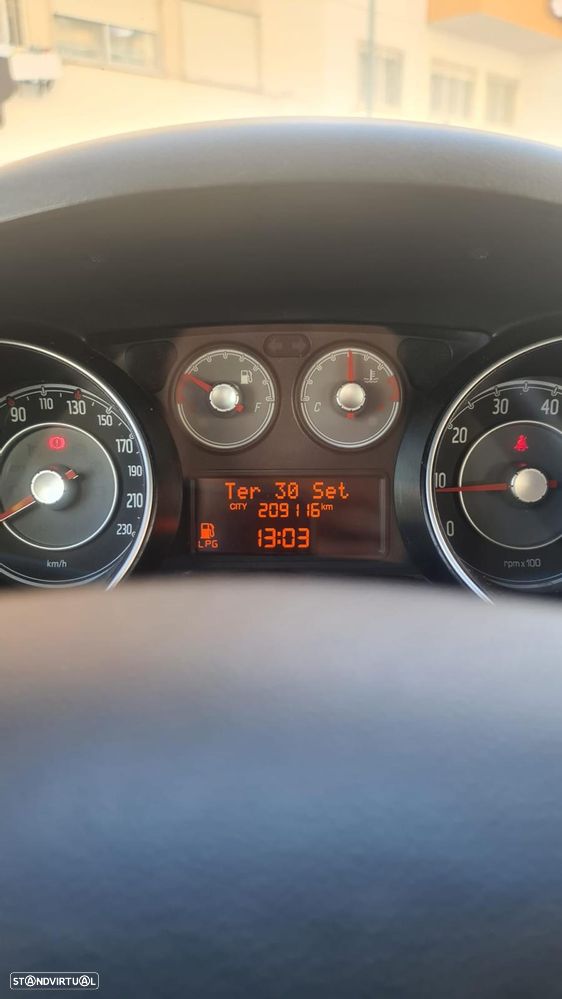 Fiat Punto 1.4 Easy Natural Power - 5