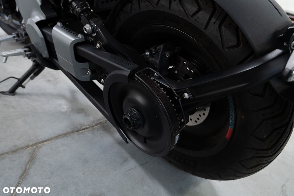 BMW CE 02 - 19