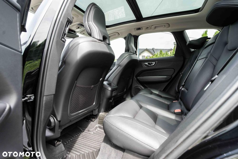 Volvo XC 60 D3 Momentum Pro - 17