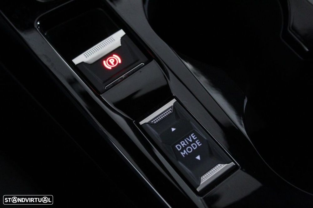 Peugeot 2008 1.2 Hybrid Allure e-DCS6 - 31