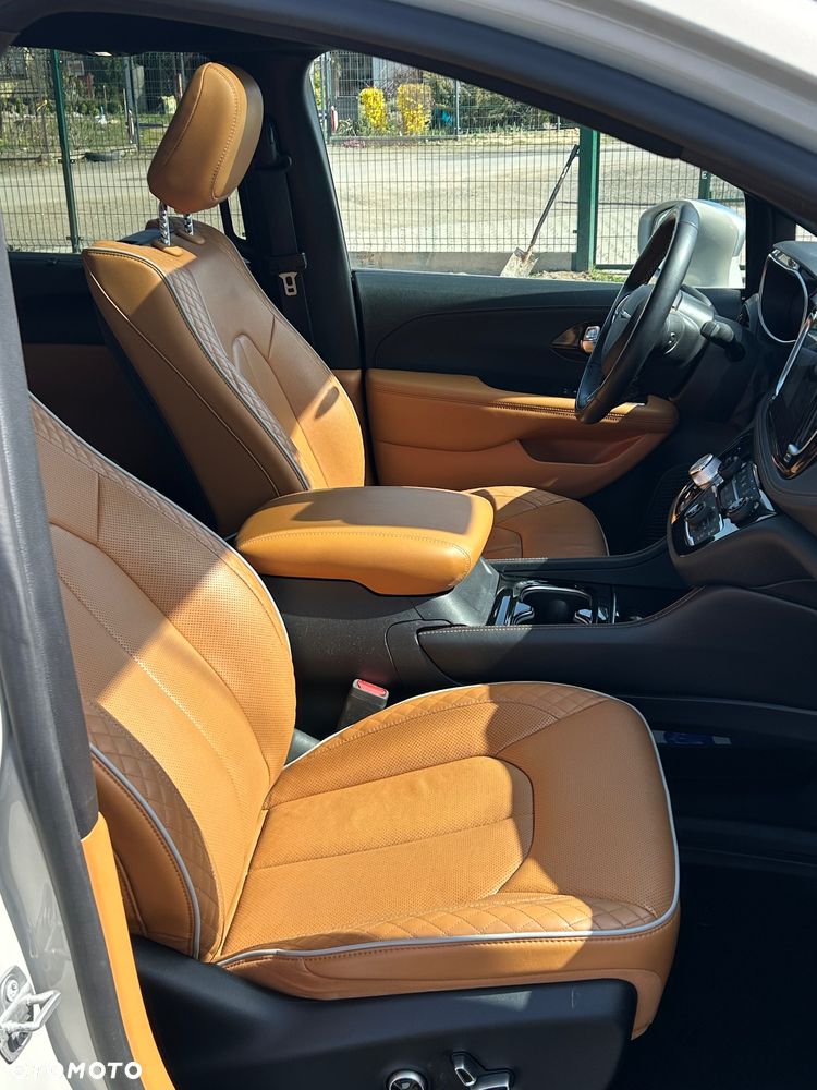 Chrysler Pacifica - 14