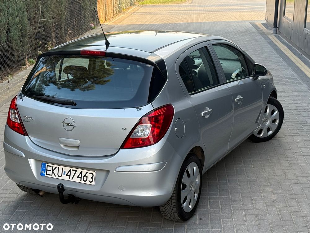 Opel Corsa 1.4 16V - 12
