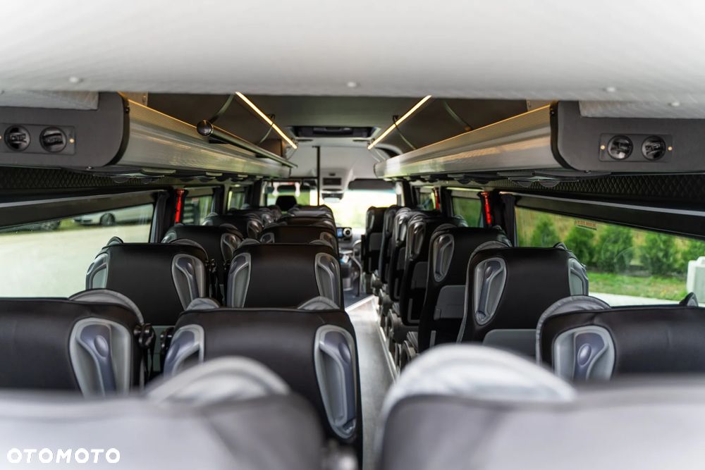 Mercedes-Benz Sprinter 519 - 11