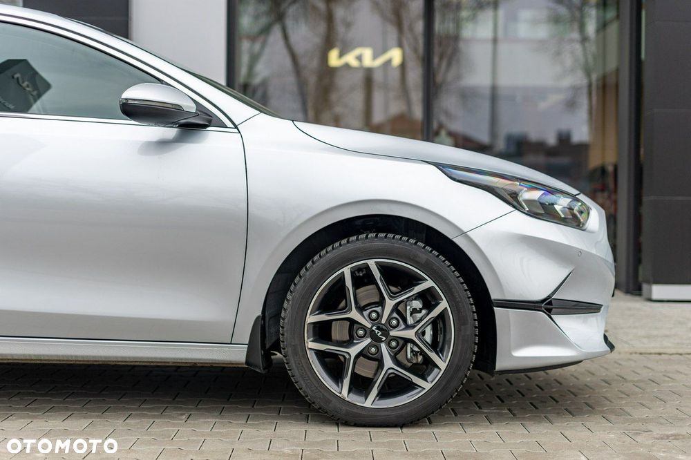 Kia Ceed - 8