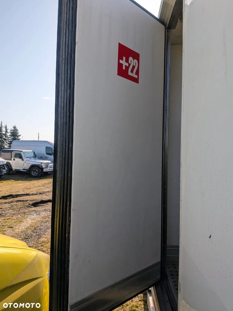 Mercedes-Benz Sprinter - 23