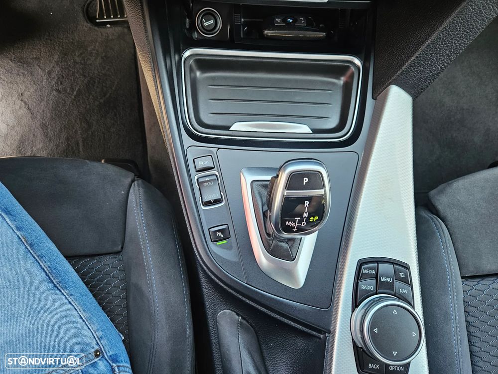 BMW 320 d Auto Pack M - 36