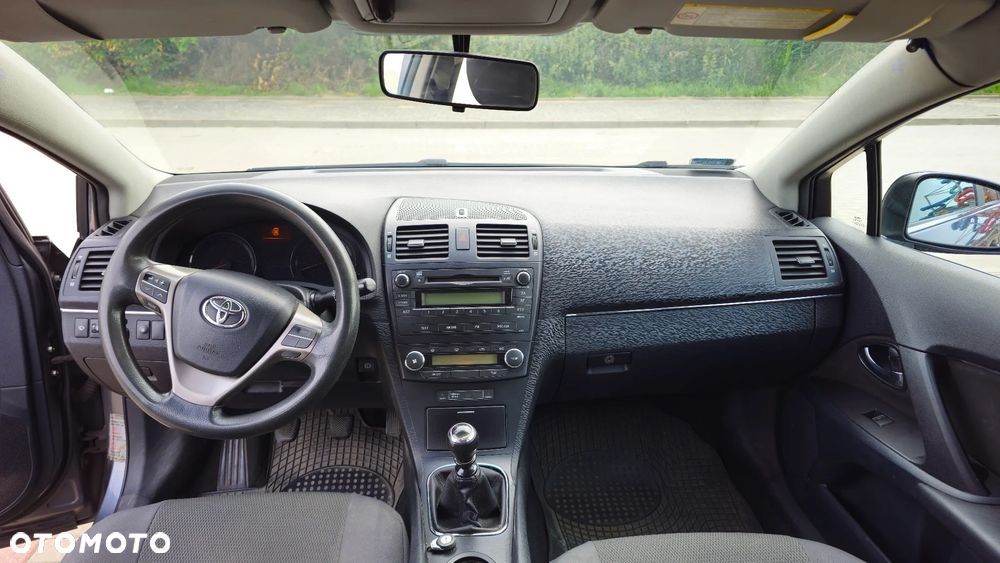 Toyota Avensis 2.0 D-4D 2010 - 8