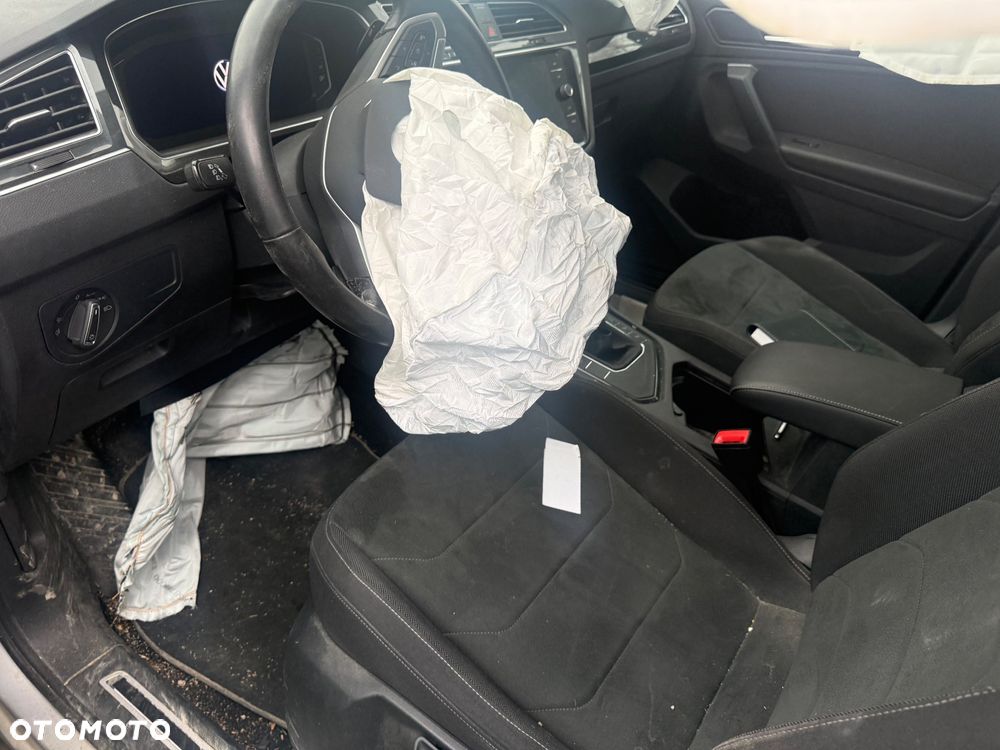 Volkswagen Tiguan 2.0 TDI SCR 4MotION DSG R-Line - 9