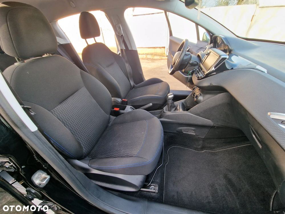 Peugeot 208 1.2 PureTech Style - 13