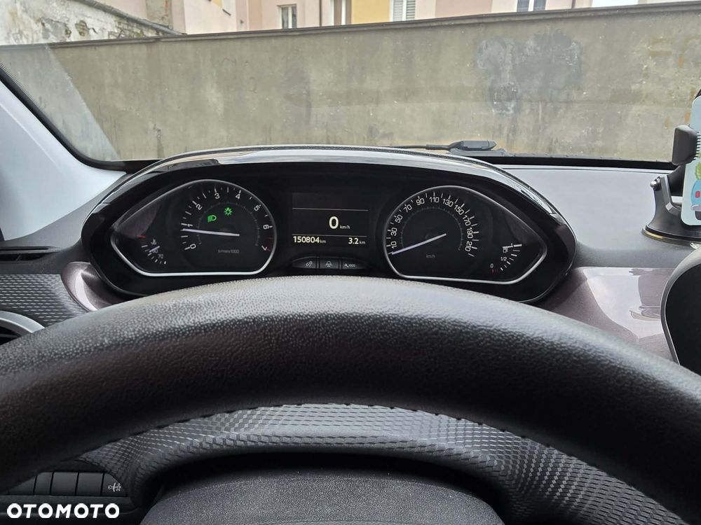 Peugeot 2008 1.2 Pure Tech Style - 7