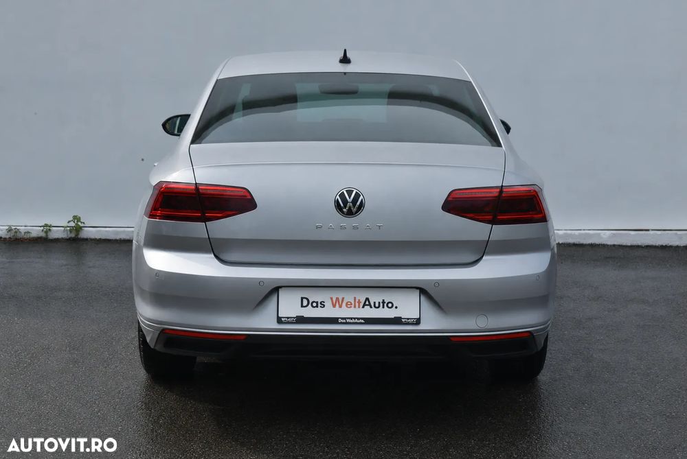 Volkswagen Passat 2.0 TDI DSG Comfortline - 11