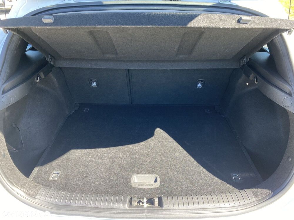 Kia Ceed - 13