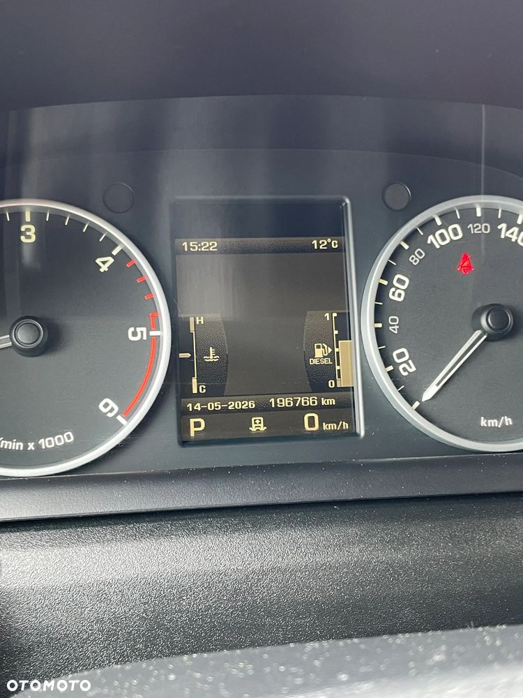 Land Rover Discovery 3.0D V6 HSE - 10