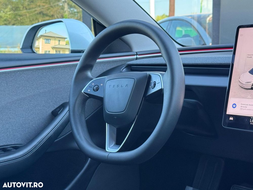 Tesla Model 3 - 12