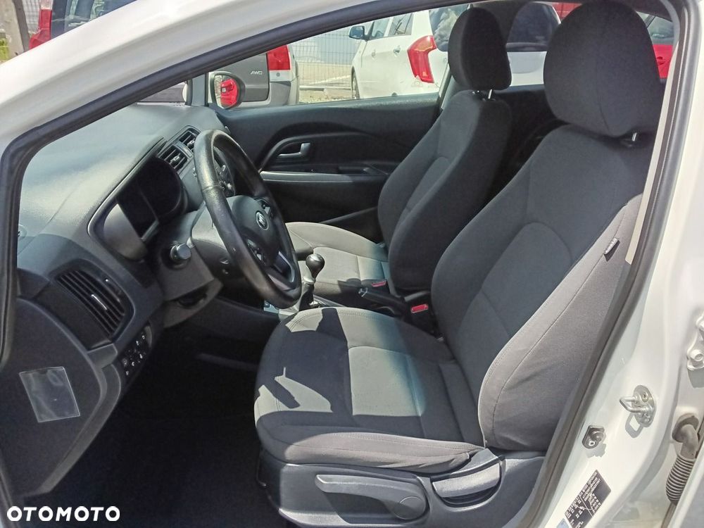 Kia Rio 1.2 Dream Team Edition - 15