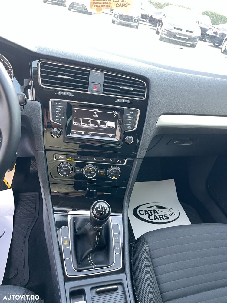 Volkswagen Golf 1.6 TDI BlueMotion Technology Cup - 32