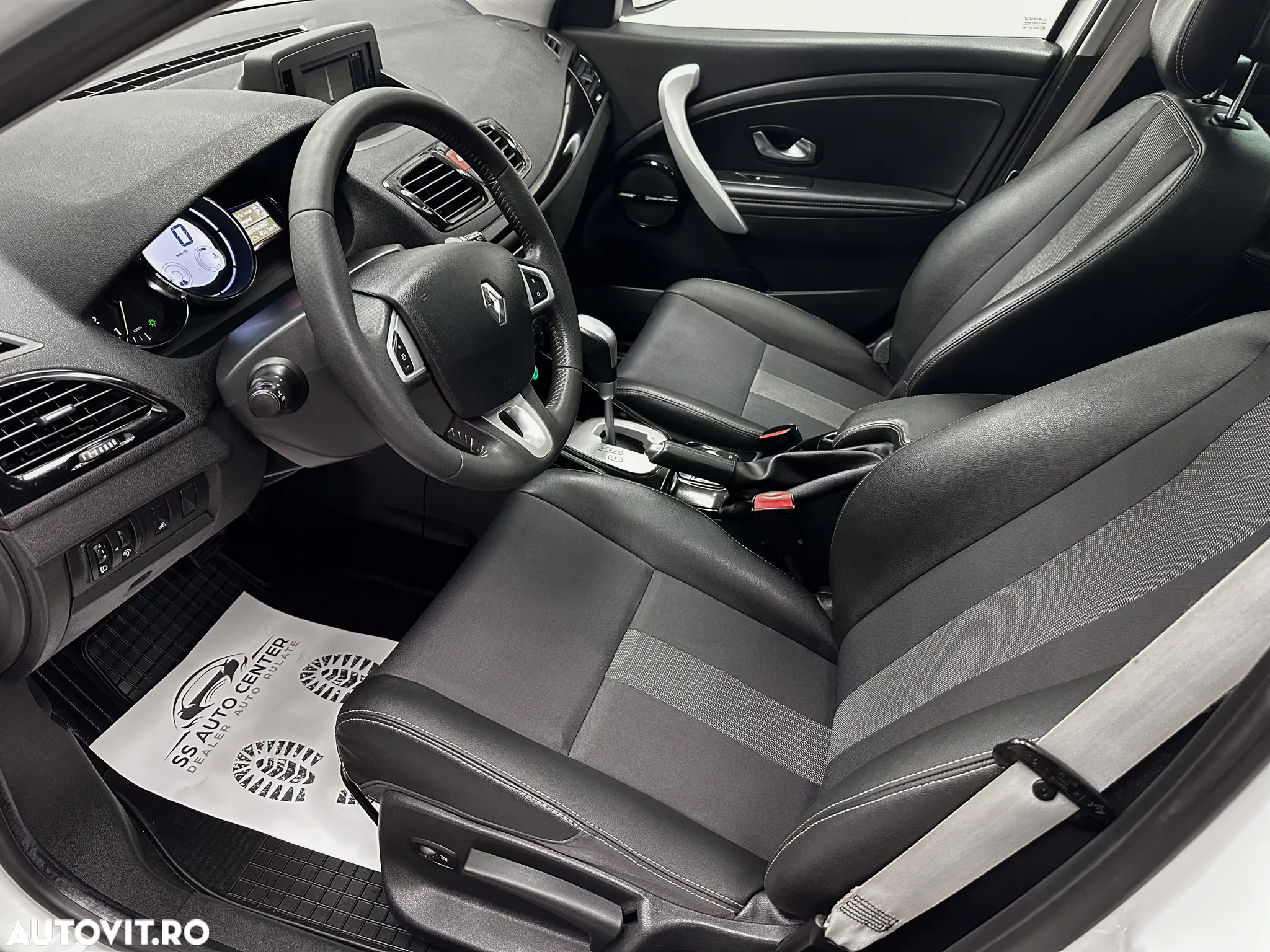 Renault Megane dCi 110 FAP EDC Bose Edition - 21