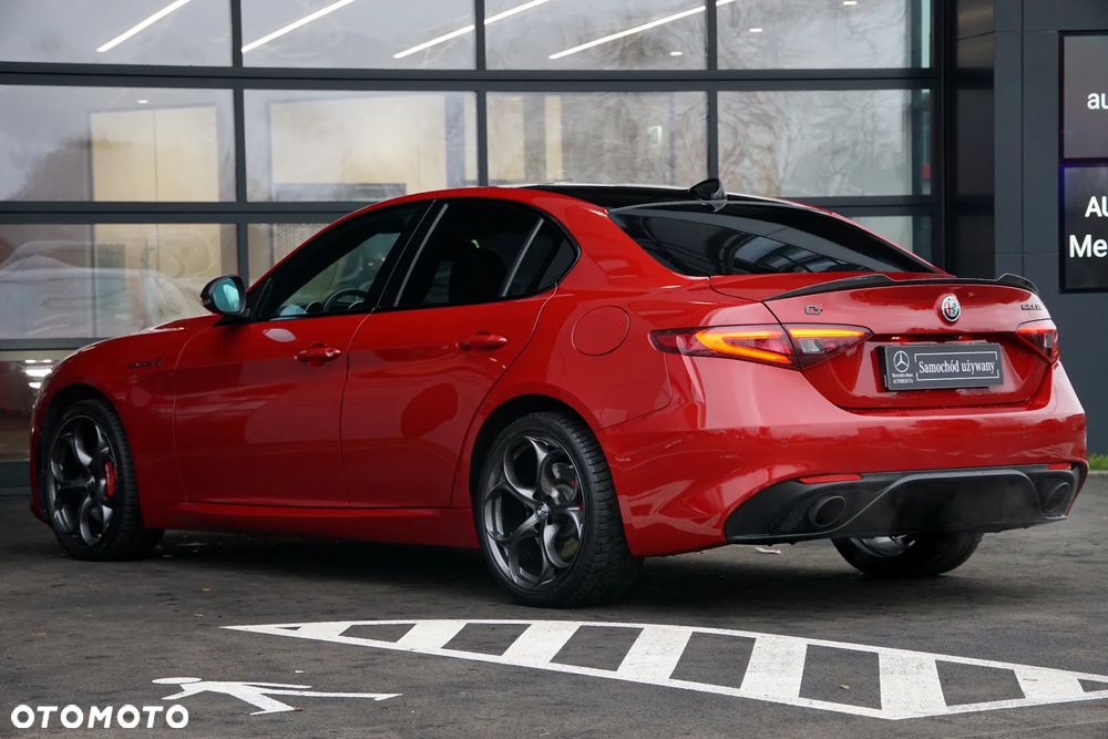 Alfa Romeo Giulia 2.0 Turbo 16V AT8-Q4 Veloce Ti - 4