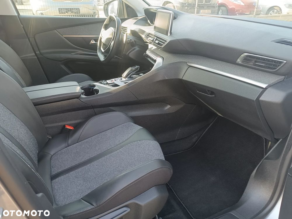 Peugeot 3008 - 18