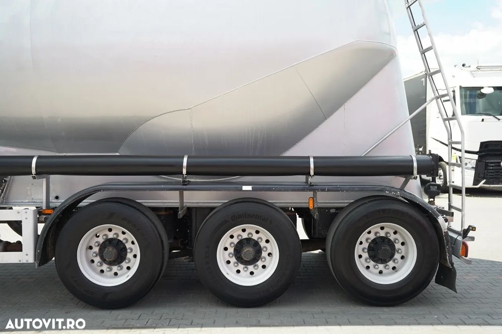 Feldbinder REMORCA CIMENT / 3 CAMERĂ / 36.000 L / SILOC / PENTRU MATERIALE VRAC / JANTE DIN ALIAJ - 18
