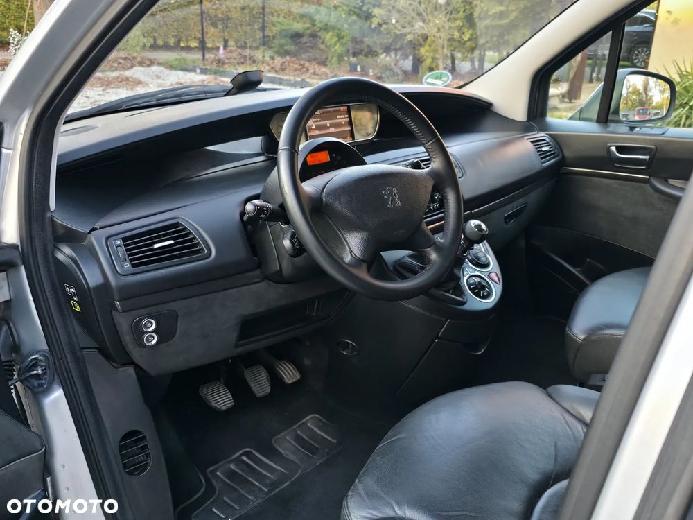 Peugeot 807 HDi 165 Premium - 11