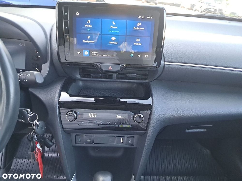 Toyota Yaris Cross Hybrid 1.5 Comfort 4x4 - 21