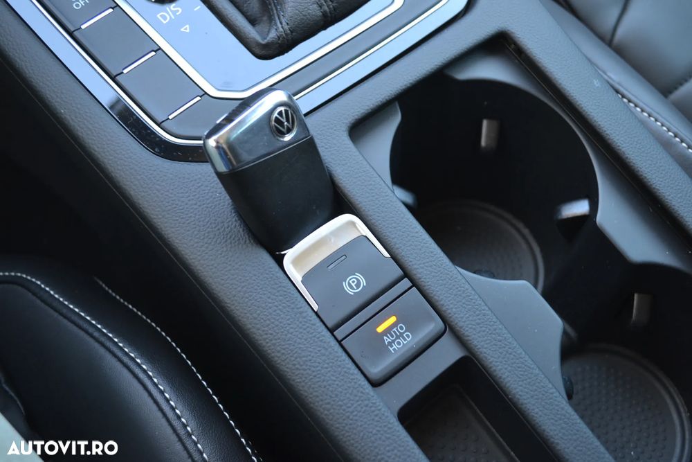 Volkswagen Passat 2.0 TDI SCR DSG 4Motion Elegance - 29