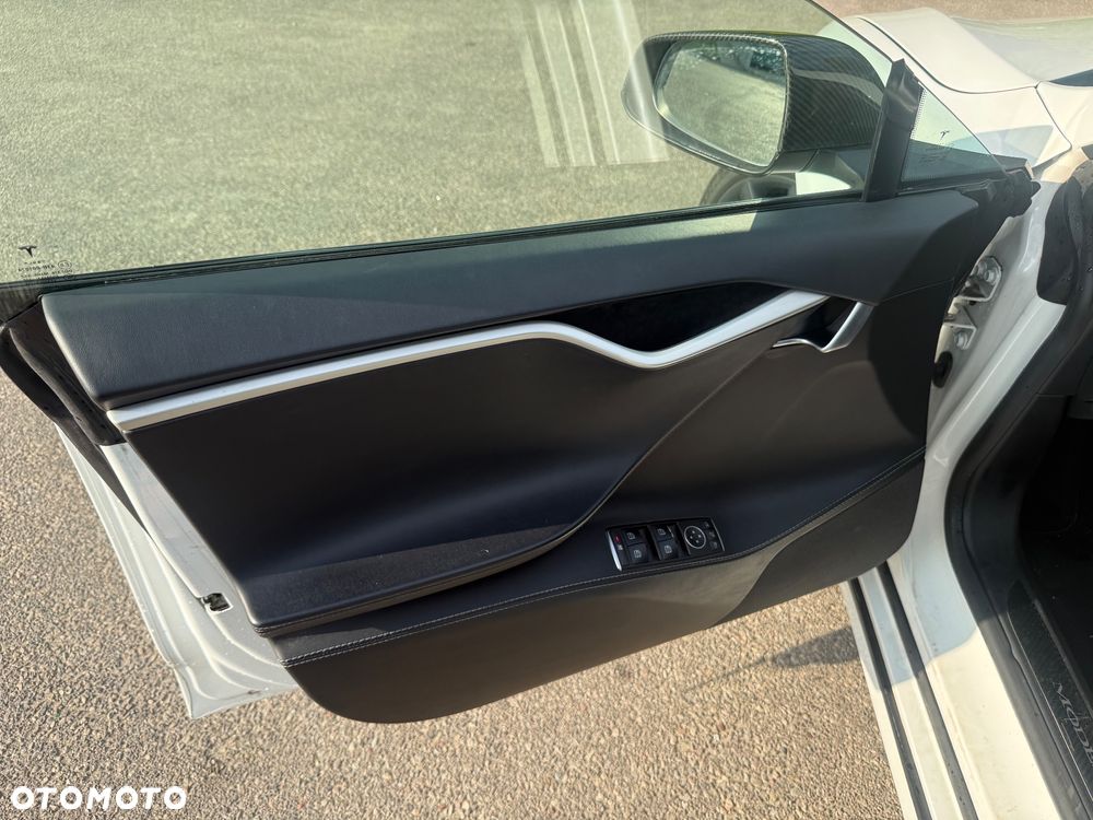 Tesla Model S - 13