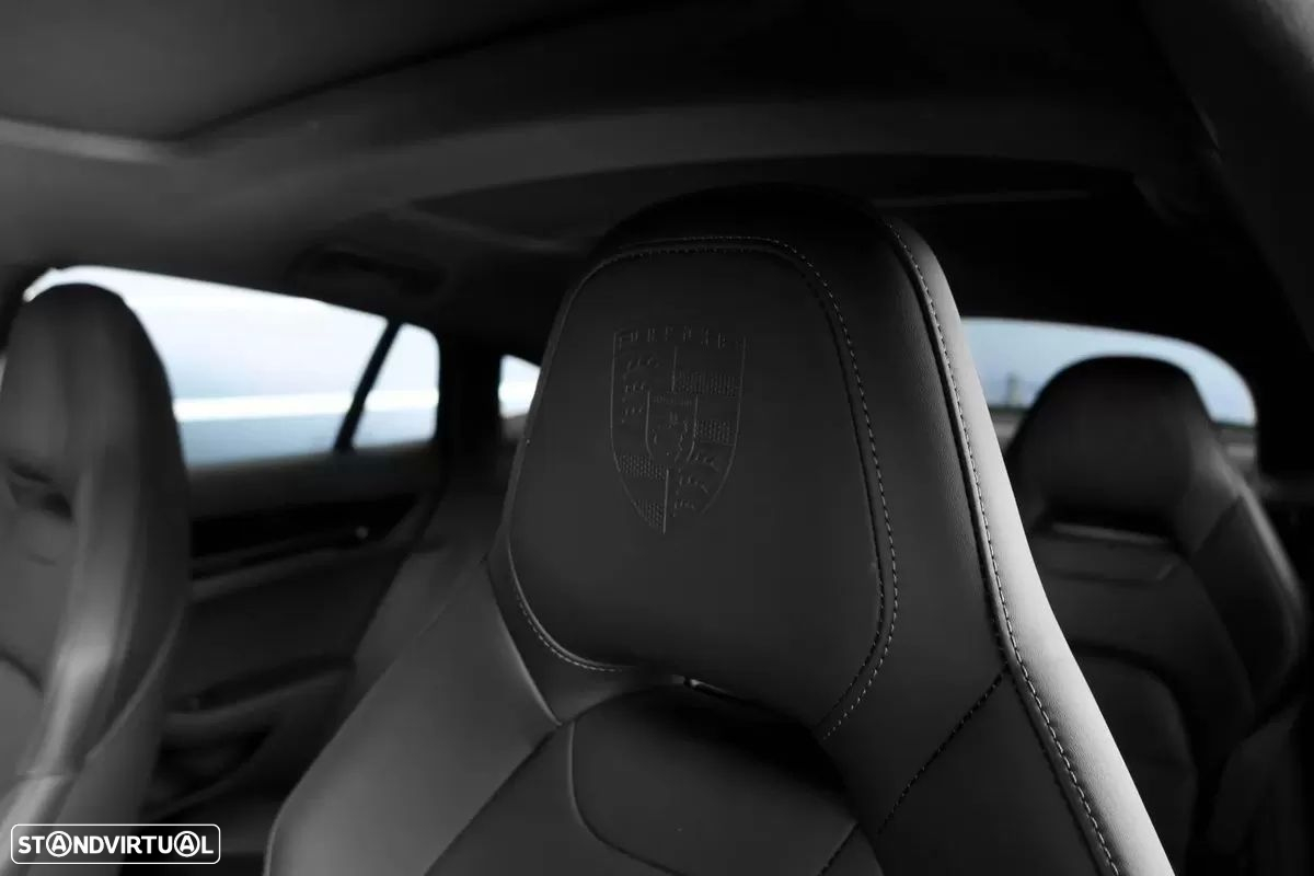 Porsche Panamera 4 E-Hybrid - 11