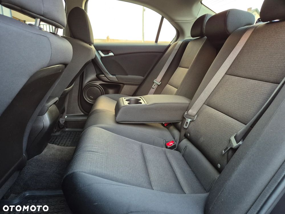 Honda Accord 2.0 Executive - 12