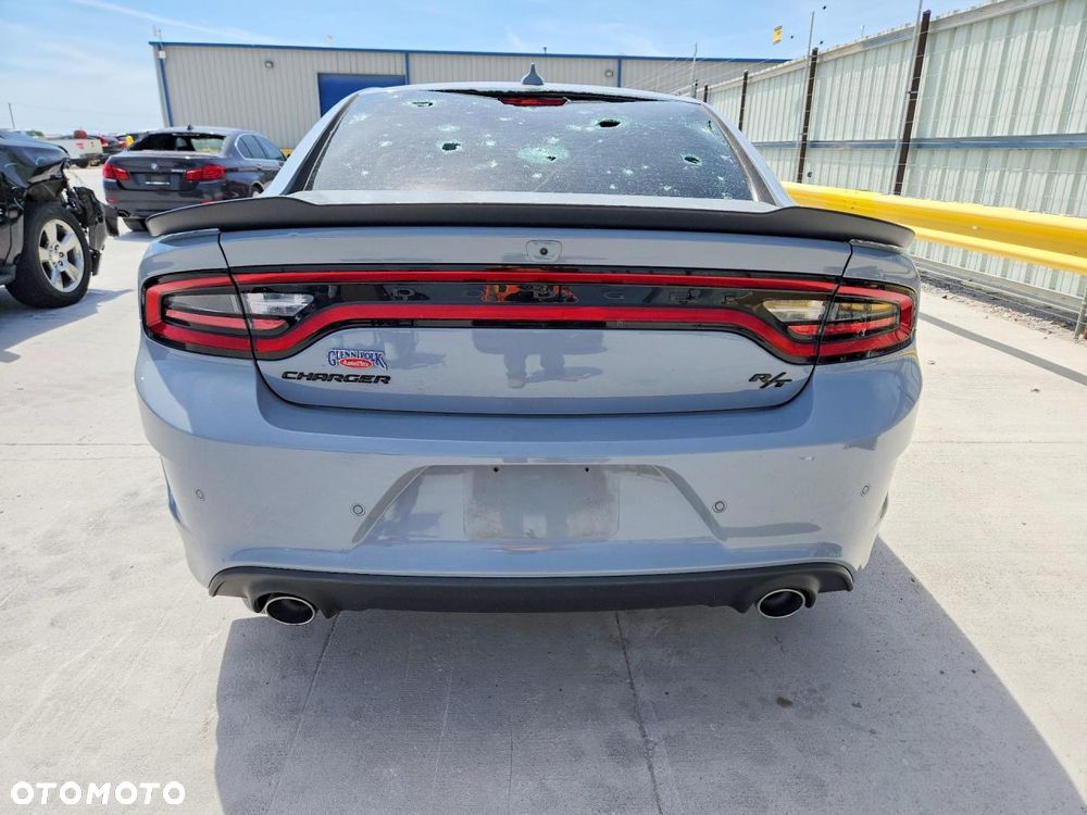 Dodge Charger 5.7 R/T - 8