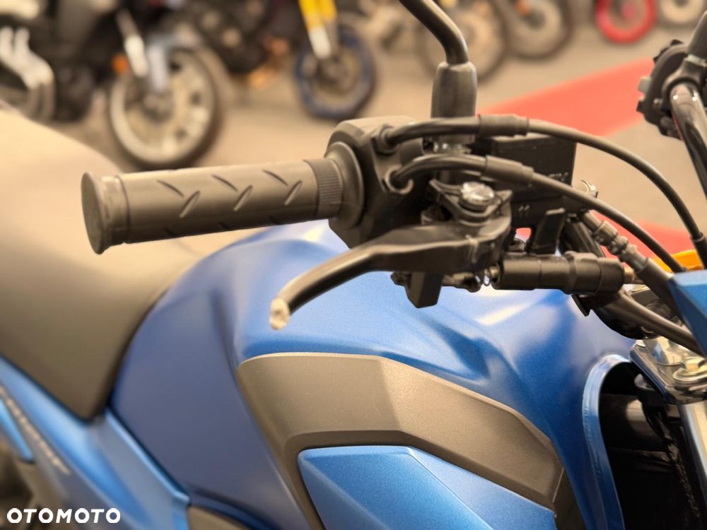 Honda CBF - 24