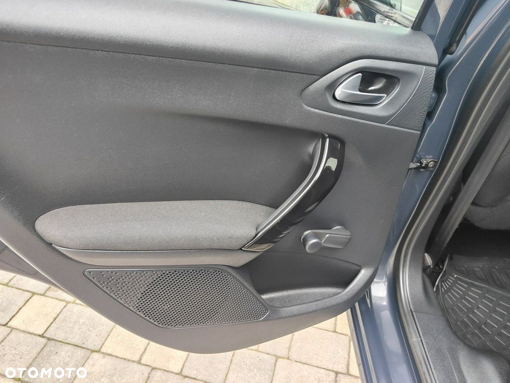 Peugeot 208 - 26