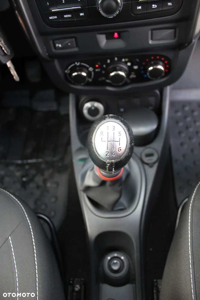 Dacia Duster 1.5 dCi Laureate 4x4 - 29