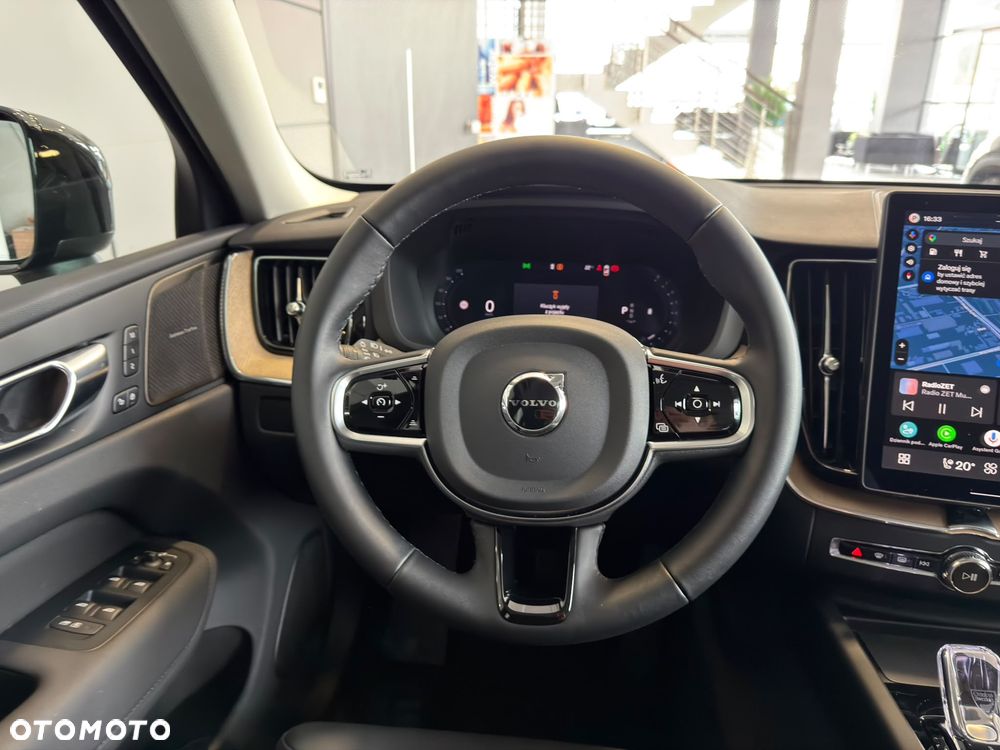 Volvo XC 60 B5 B AWD Plus Dark - 11