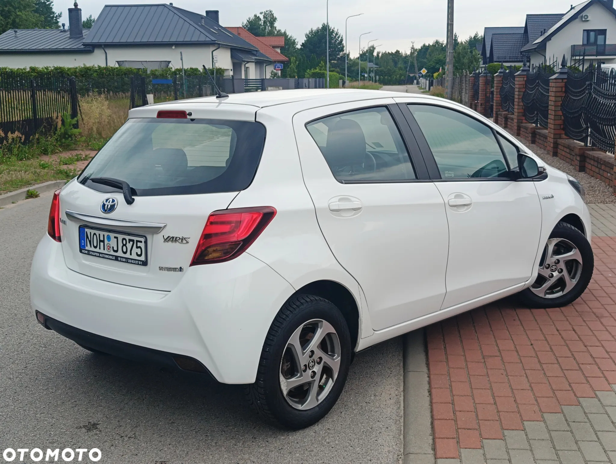 Toyota Yaris Hybrid 100 Premium - 6