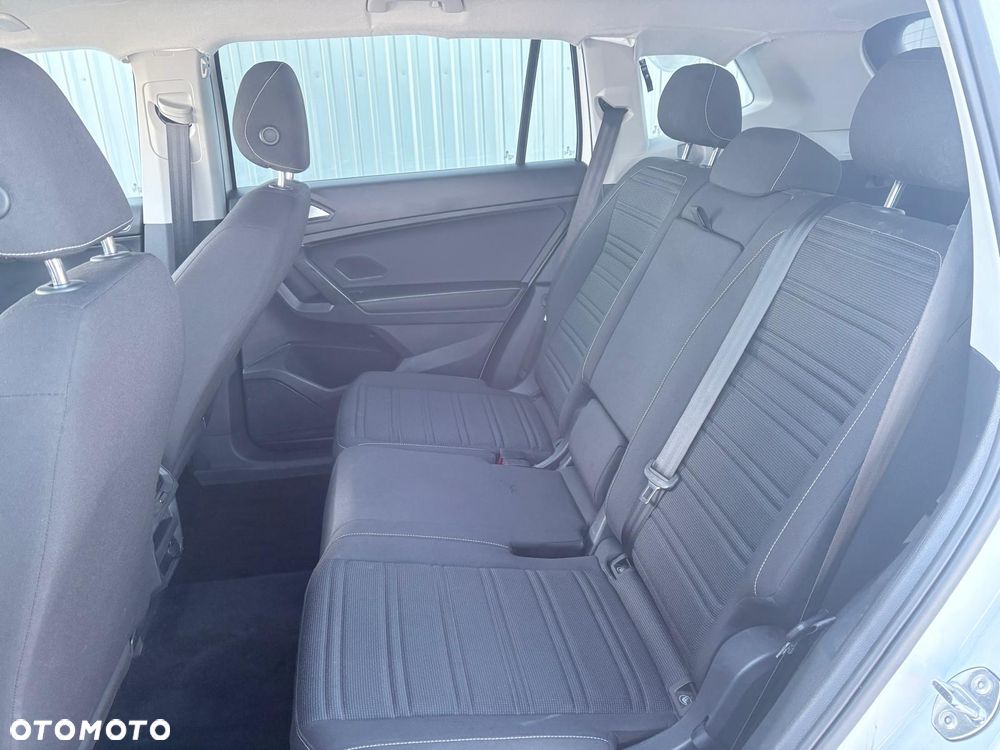 Volkswagen Tiguan - 12