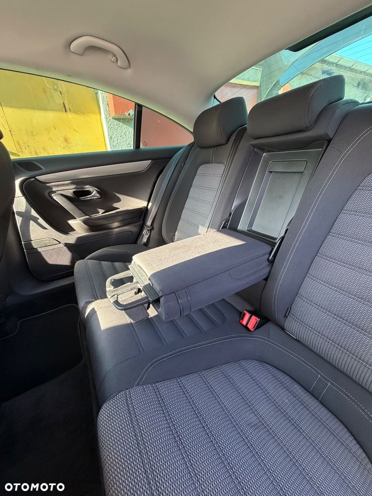Volkswagen Passat CC 2.0 TDI 4Motion - 33