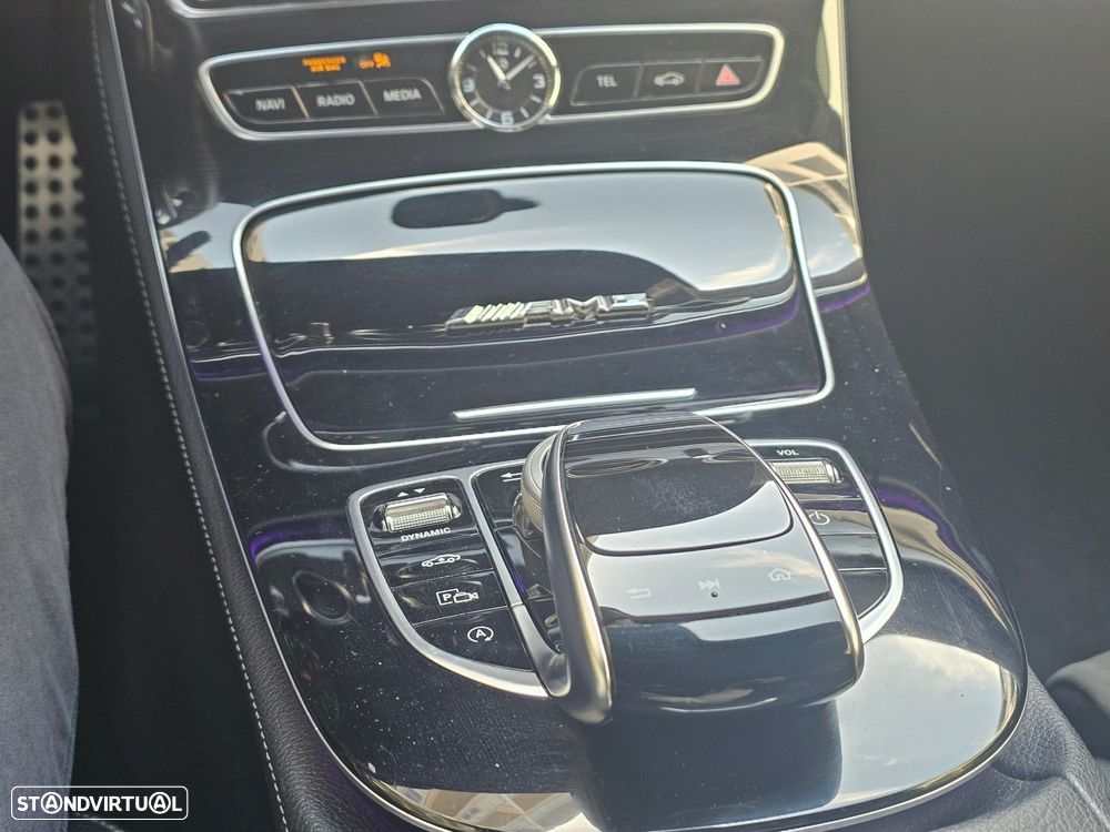 Mercedes-Benz E 350 d AMG 4-Matic - 34