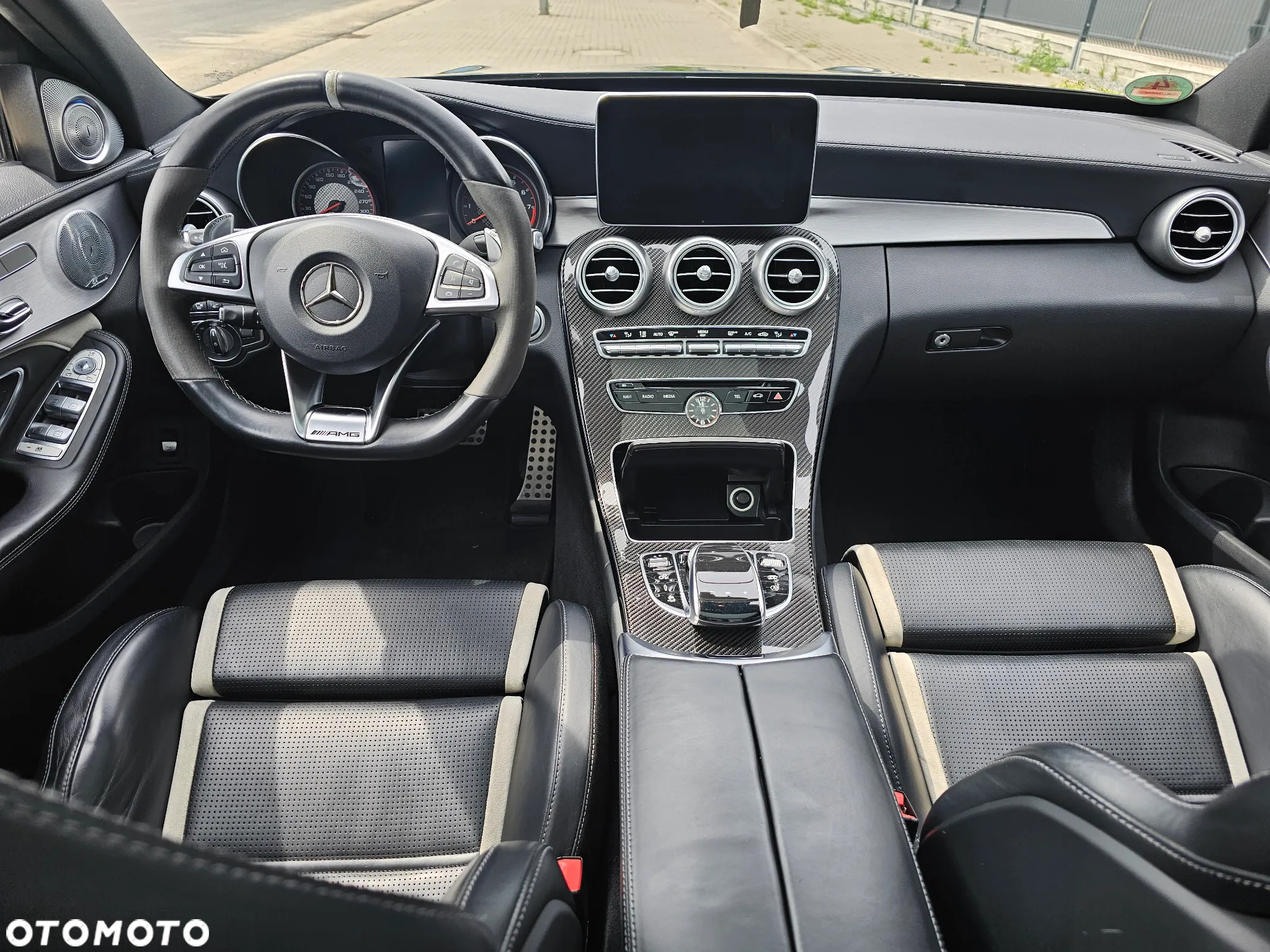 Mercedes-Benz Klasa C AMG 63 S - 11
