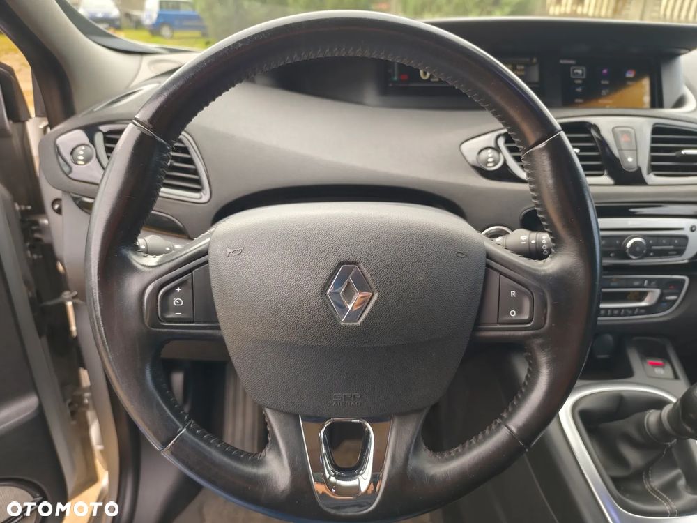 Renault Scenic ENERGY TCe 130 BOSE EDITION - 22