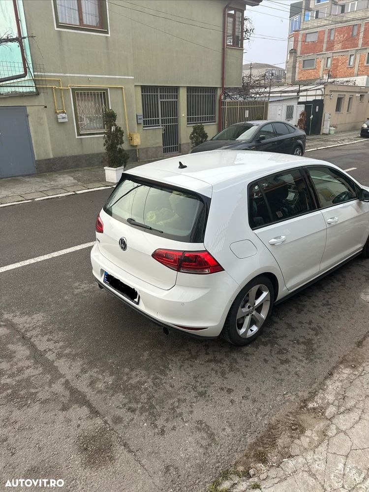Volkswagen Golf - 5