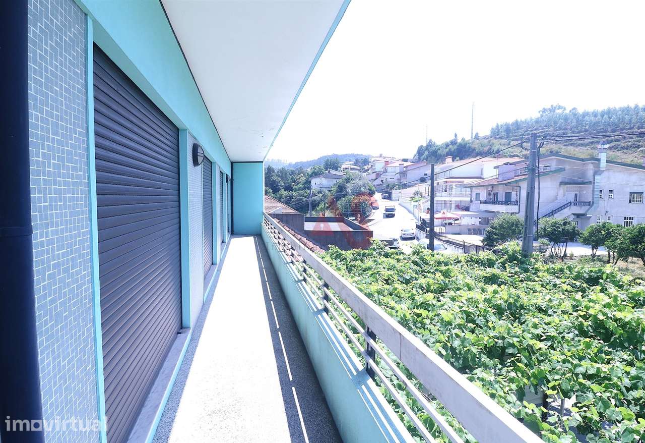 Apartamento T4 Espaçoso com Excelente Luminosidade em Roriz, Santo Tir - Grande imagem: 2/14