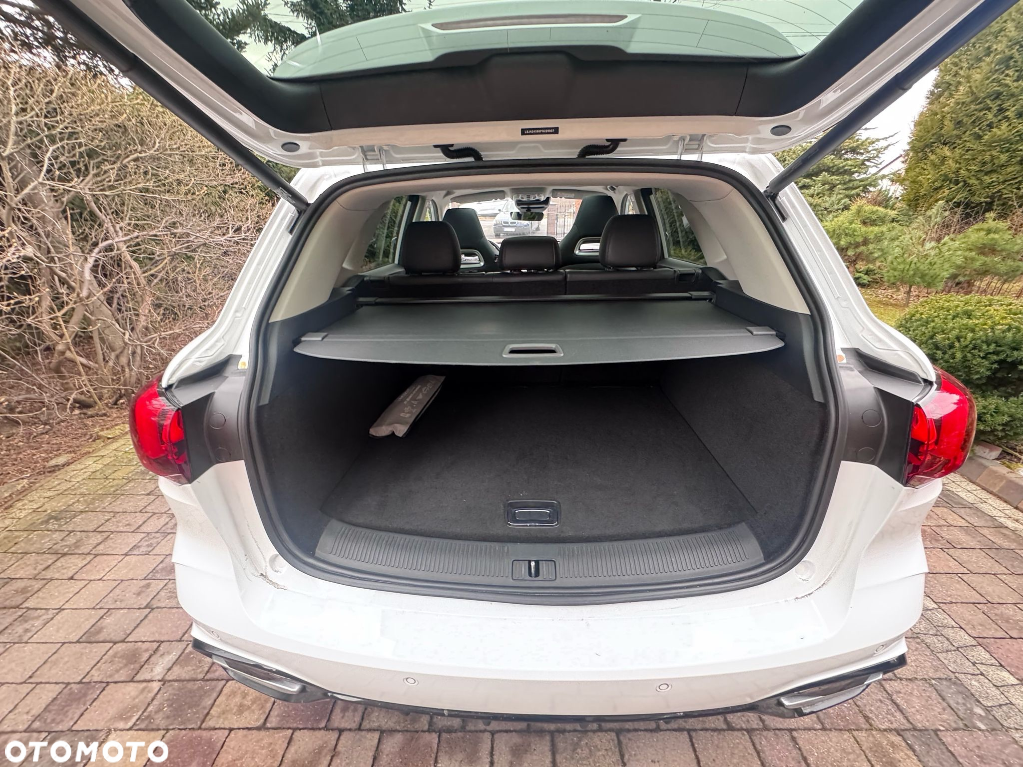 MG EHS 1.5T-GDI PHEV Luxury - 13