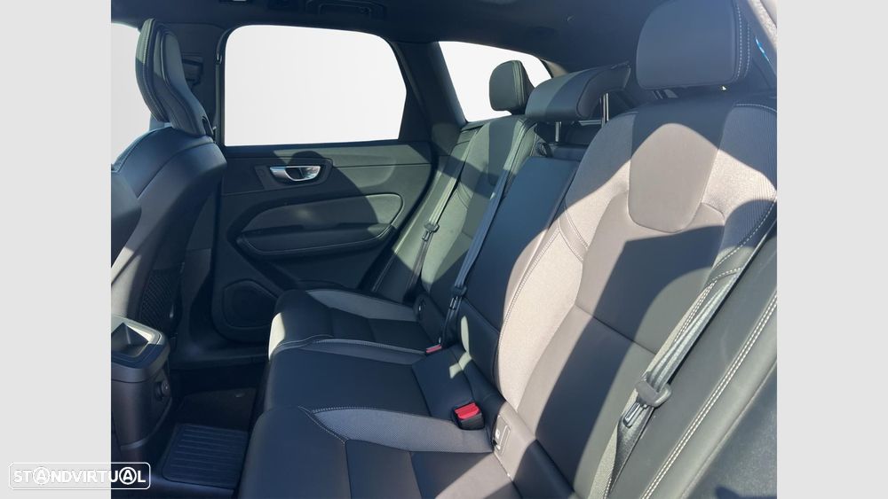 Volvo XC 60 2.0 T6 PHEV Plus Dark AWD - 17