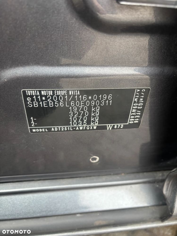 Toyota Avensis - 10